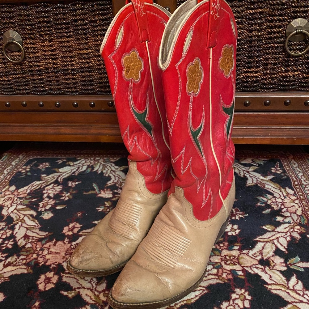 RALPH LAUREN WESTERN @1978. Collectors’ only!! Vintage, so runs smaller.